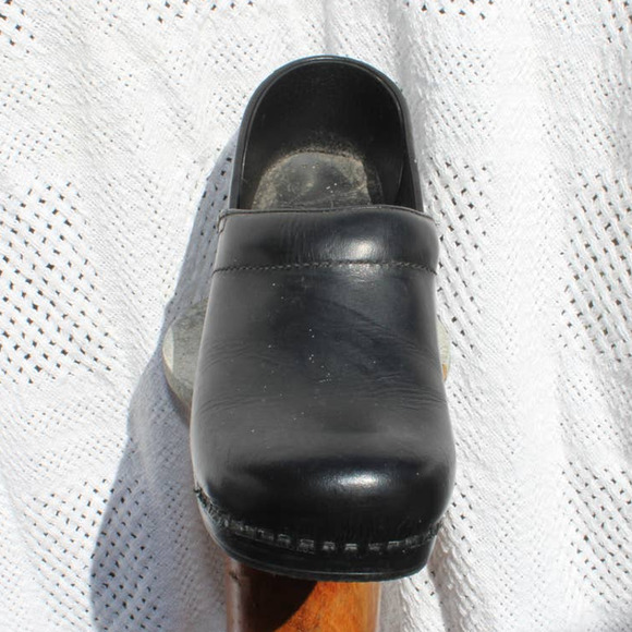 GUC Dansko Clogs Women Size 40 Black 8.5w - Picture 9 of 10